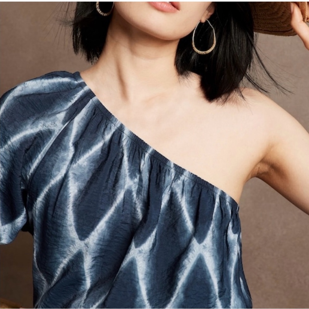 Brand New Banana Republic One Shoulder Crop Top